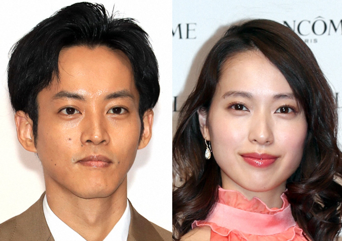 俳優の松坂桃李（左）と女優の戸田恵梨香

